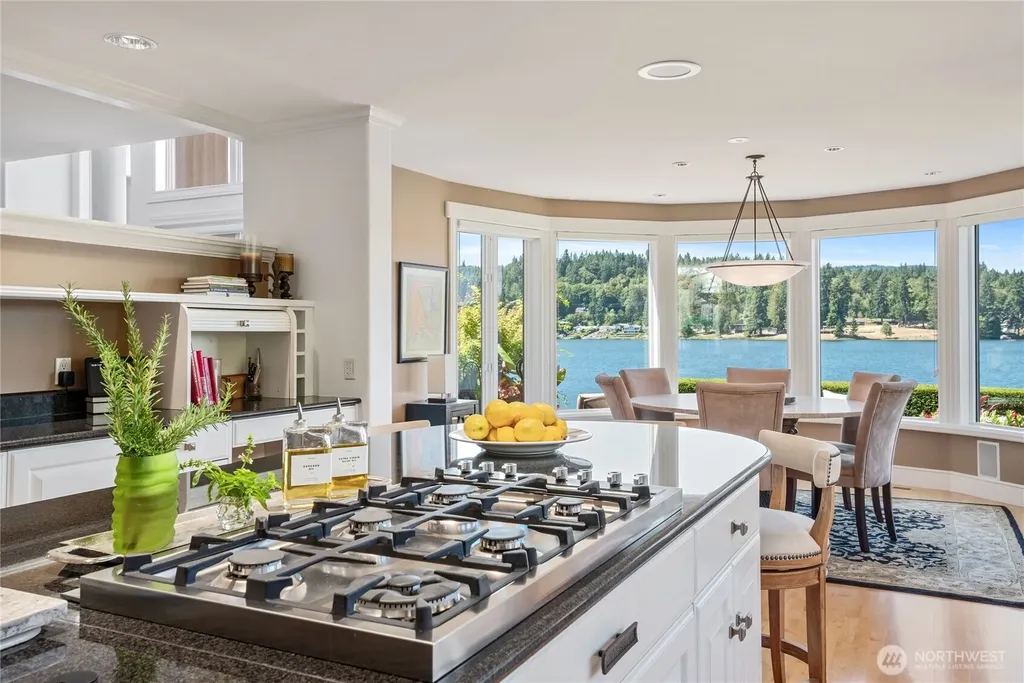 1303 Lakehurst Drive Bremerton WA 98312