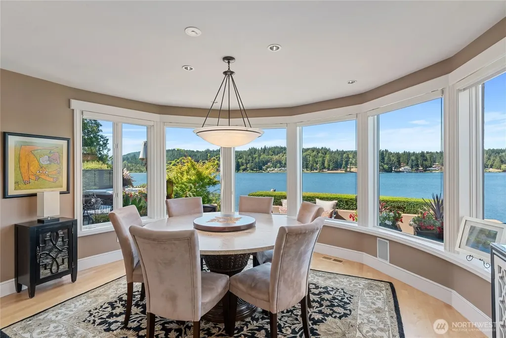 1303 Lakehurst Drive Bremerton WA 98312