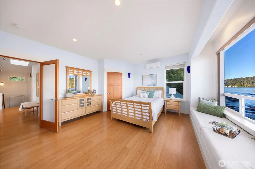 2006 W Lake Sammamish Parkway NE Redmond WA 98052
