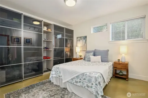 2006 W Lake Sammamish Parkway NE Redmond WA 98052