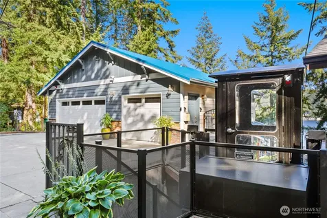 2006 W Lake Sammamish Parkway NE Redmond WA 98052