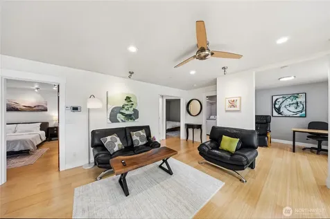 2006 W Lake Sammamish Parkway NE Redmond WA 98052