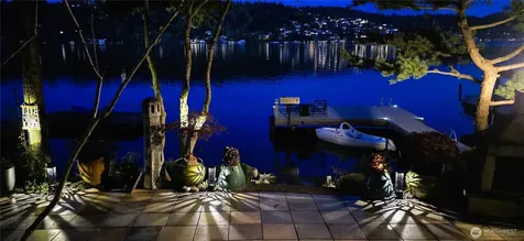 2006 W Lake Sammamish Parkway NE Redmond WA 98052