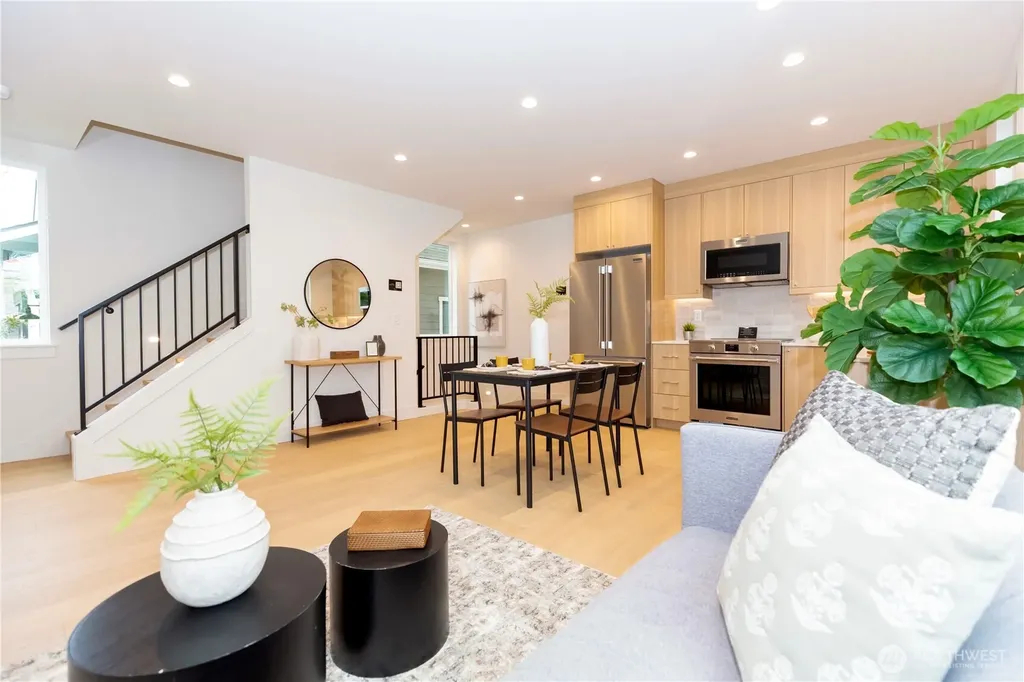 1530 25th Avenue Seattle WA 98122