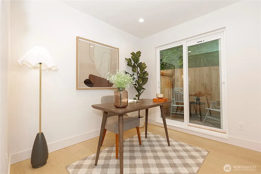 1530 25th Avenue Seattle WA 98122