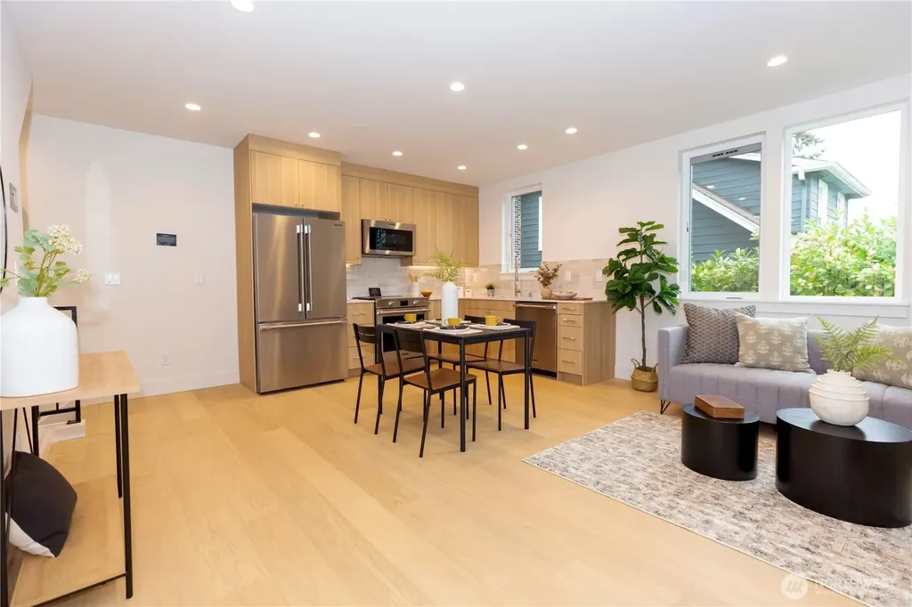 1530 25th Avenue Seattle WA 98122