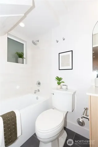 1530 25th Avenue Seattle WA 98122