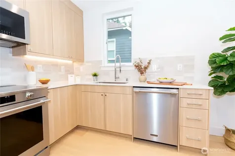 1530 25th Avenue Seattle WA 98122