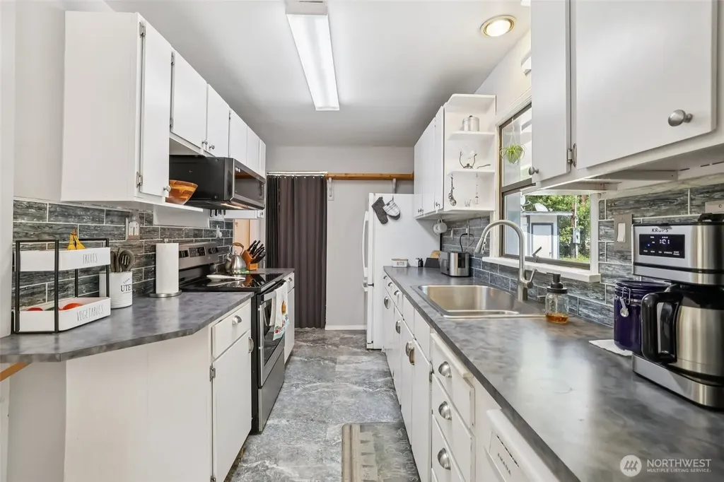 17209 W Riverside Drive Bothell WA 98011