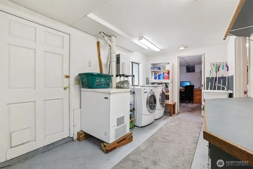 17209 W Riverside Drive Bothell WA 98011