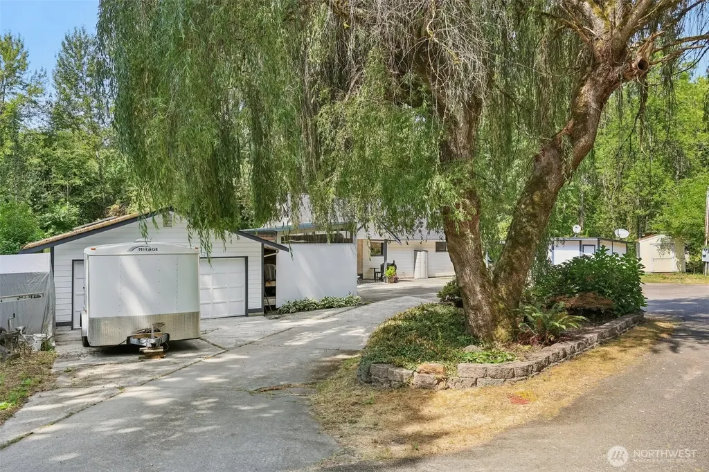 17209 W Riverside Drive Bothell WA 98011