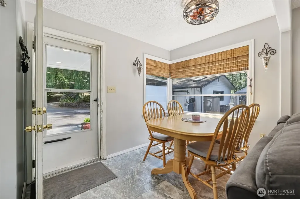 17209 W Riverside Drive Bothell WA 98011