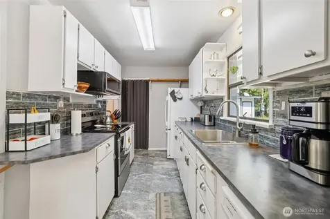 17209 W Riverside Drive Bothell WA 98011