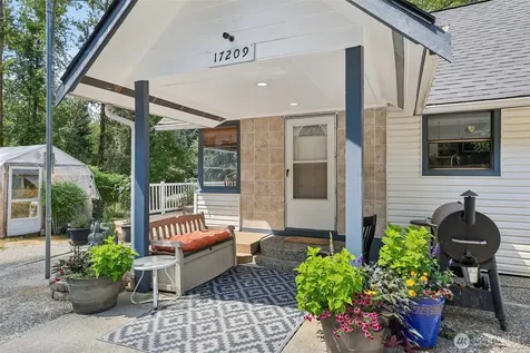 17209 W Riverside Drive Bothell WA 98011