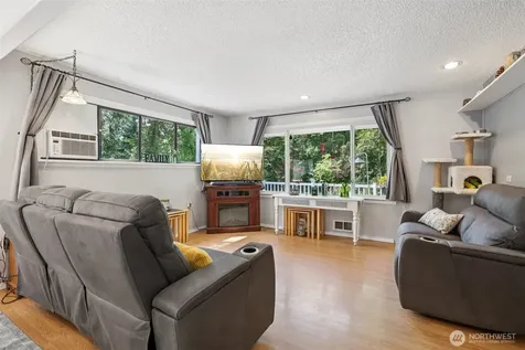 17209 W Riverside Drive Bothell WA 98011