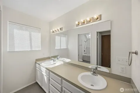 1417 N 200th Street Shoreline WA 98133