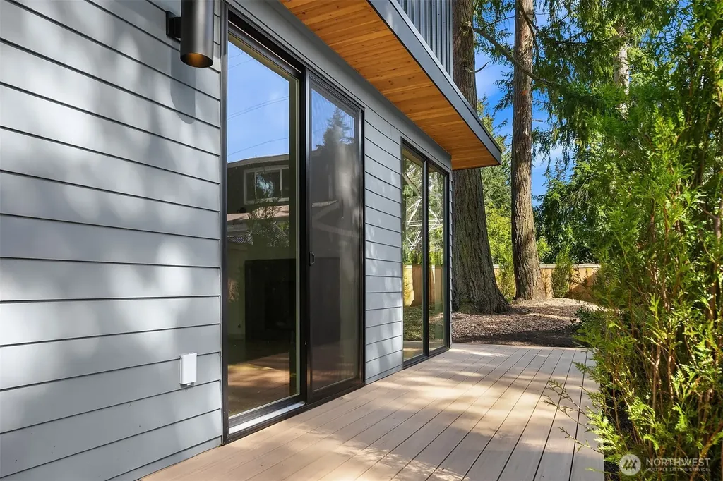 12249 NE 66th Street Kirkland WA 98033