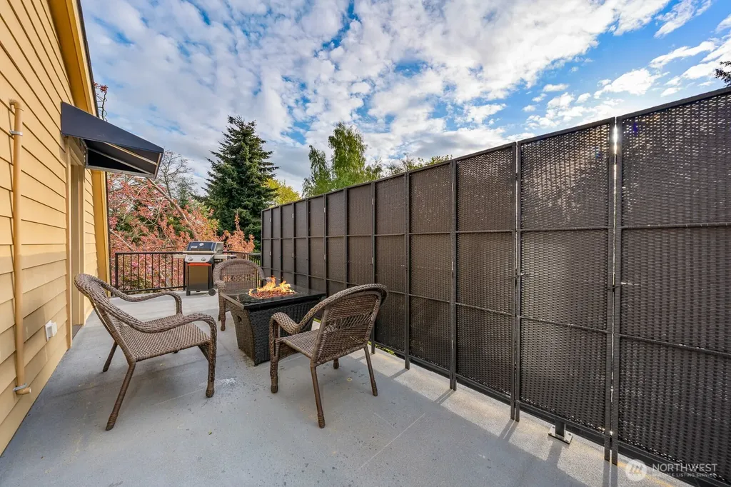 12011 9th Avenue NW Seattle WA 98177
