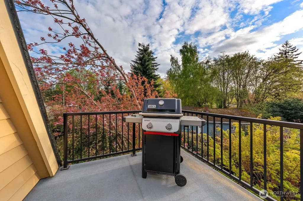 12011 9th Avenue NW Seattle WA 98177