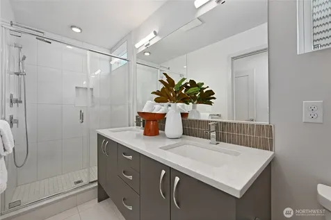 5044 Sand Point Place NE Seattle WA 98105