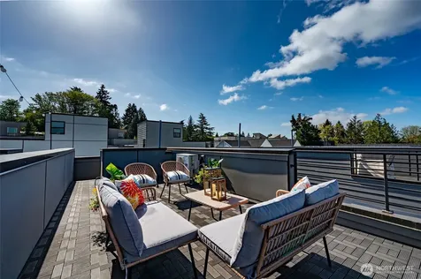 5044 Sand Point Place NE Seattle WA 98105
