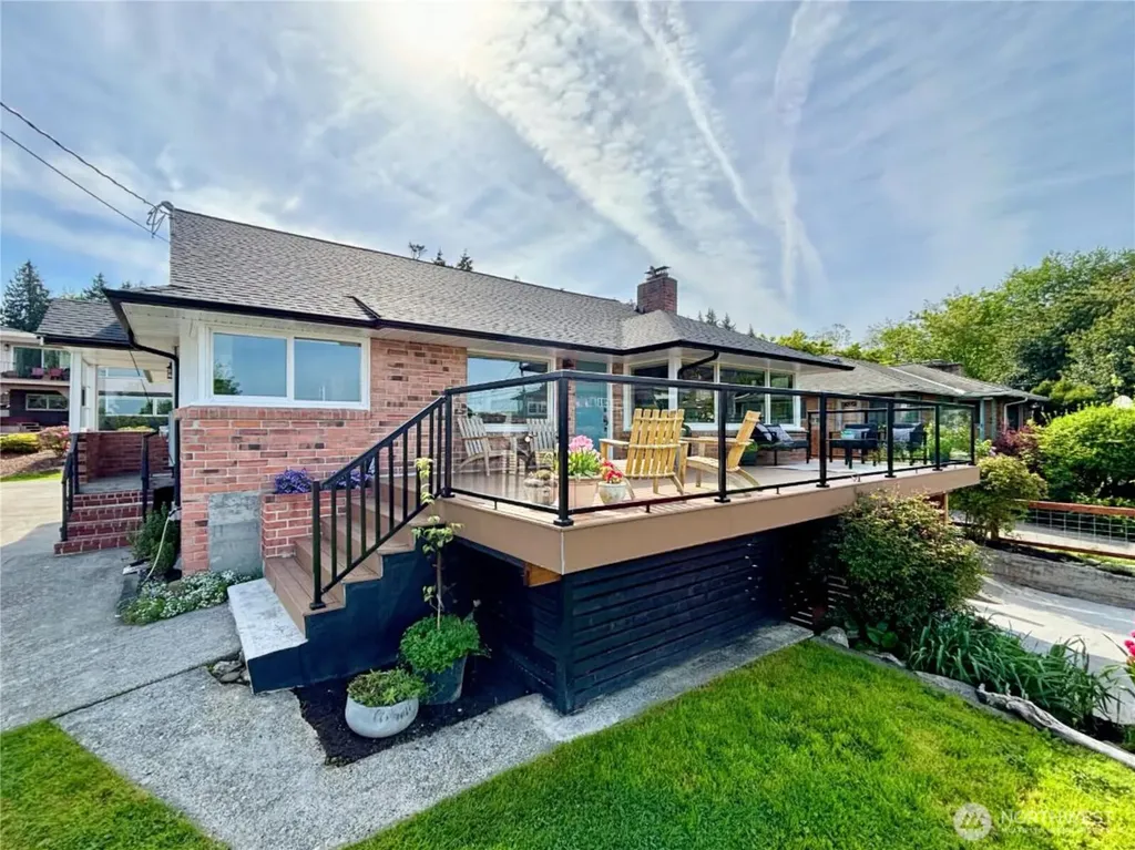 3228 57th Avenue SW Seattle WA 98116