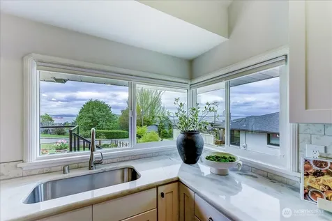 3228 57th Avenue SW Seattle WA 98116