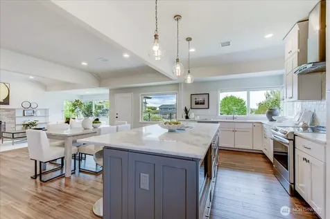 3228 57th Avenue SW Seattle WA 98116