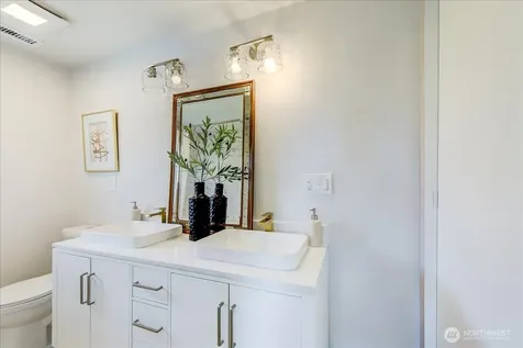 3228 57th Avenue SW Seattle WA 98116