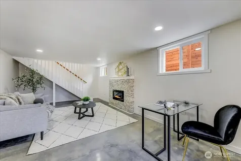 3228 57th Avenue SW Seattle WA 98116