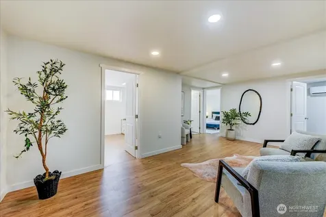 3228 57th Avenue SW Seattle WA 98116