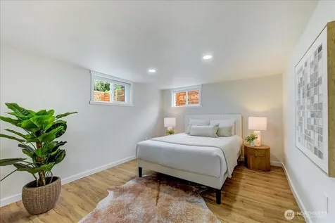 3228 57th Avenue SW Seattle WA 98116