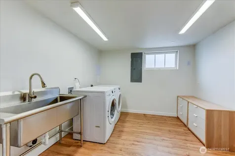3228 57th Avenue SW Seattle WA 98116