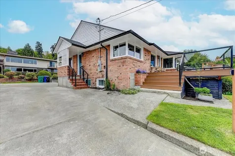 3228 57th Avenue SW Seattle WA 98116