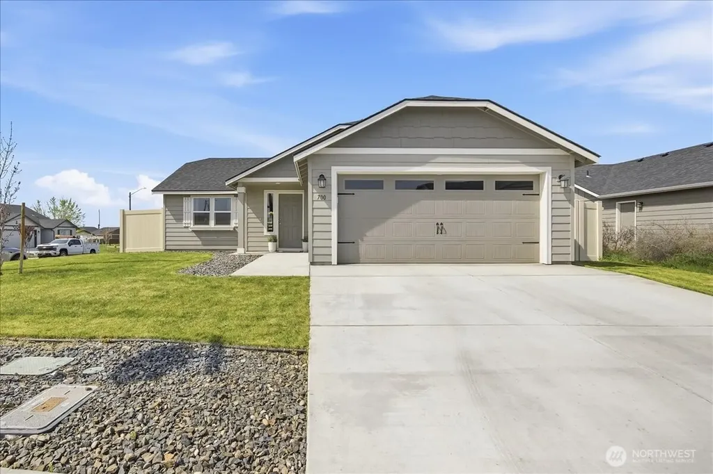 700 Regina Place Grandview WA 98930