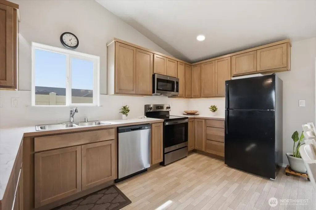 700 Regina Place Grandview WA 98930