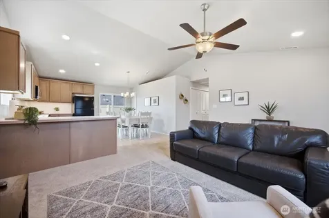 700 Regina Place Grandview WA 98930