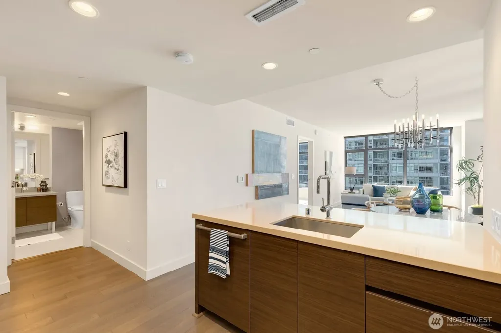 588 Bell Street Seattle WA 98121