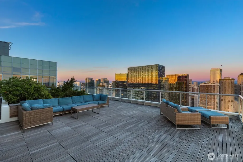 588 Bell Street Seattle WA 98121