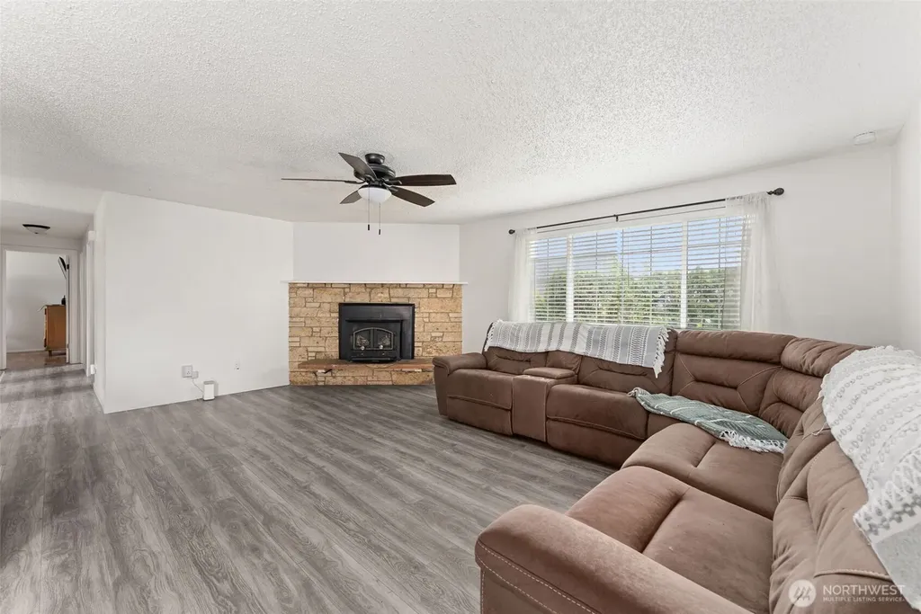 103 Hillcrest Drive Elma WA 98541