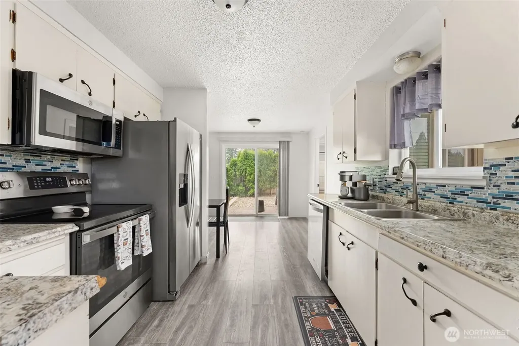 103 Hillcrest Drive Elma WA 98541