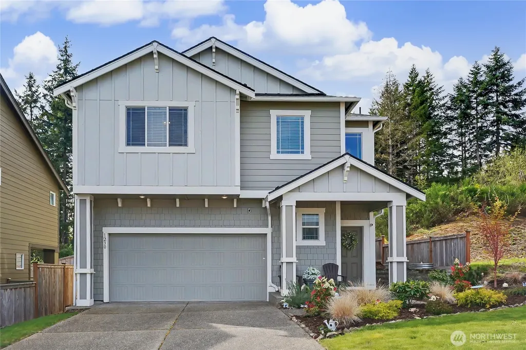 1230 Baker Heights Loop Bremerton WA 98312