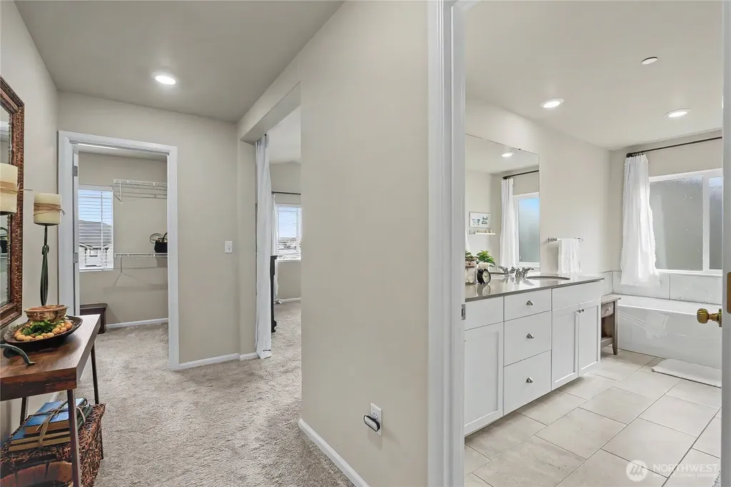 1230 Baker Heights Loop Bremerton WA 98312