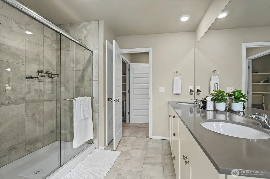 1230 Baker Heights Loop Bremerton WA 98312