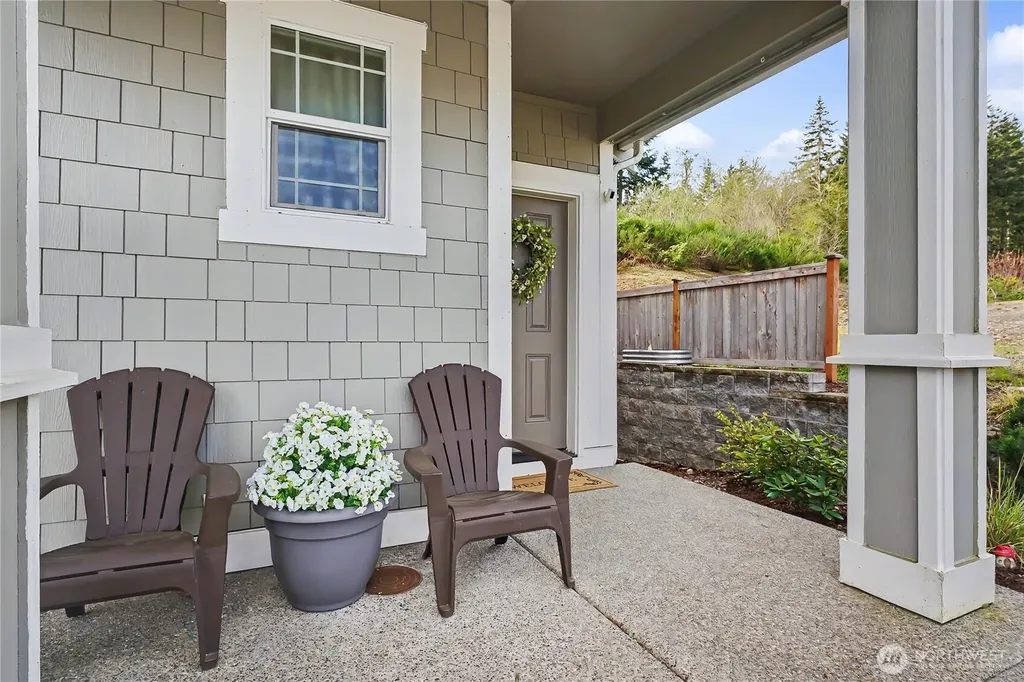 1230 Baker Heights Loop Bremerton WA 98312