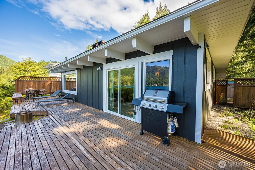 42 Storman Place Port Angeles WA 98363