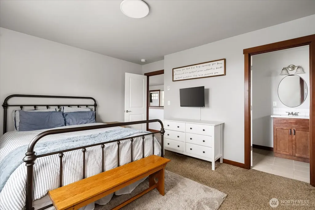 1070 Halsey Drive Coupeville WA 98239