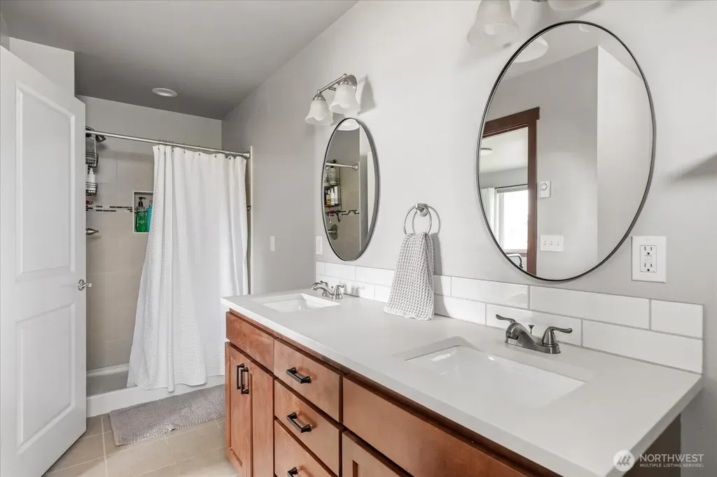 1070 Halsey Drive Coupeville WA 98239