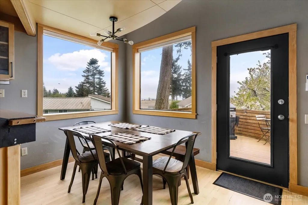 1060 Halsey Drive Coupeville WA 98239