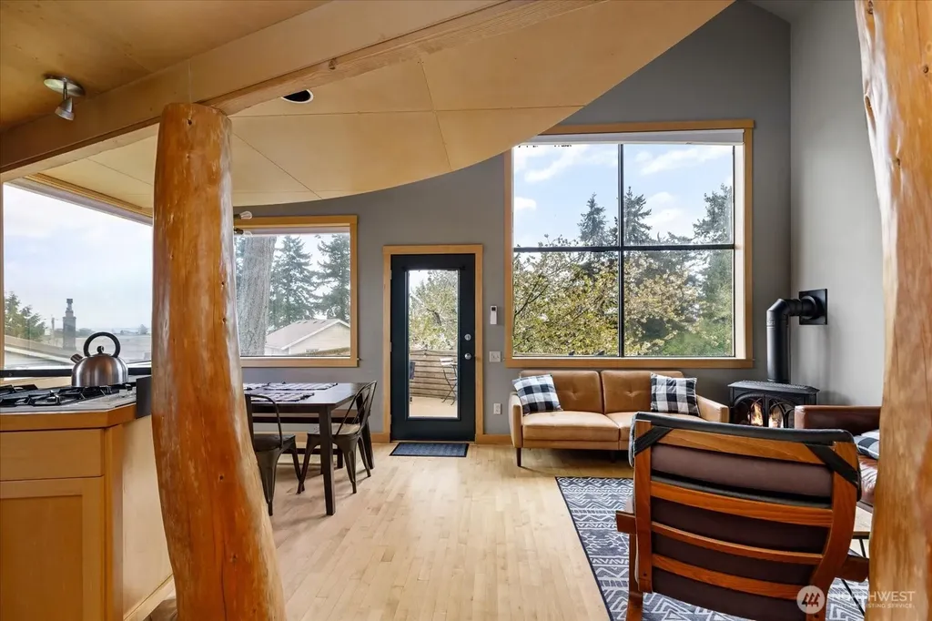 1060 Halsey Drive Coupeville WA 98239